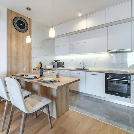 Golden View 8 アパート *