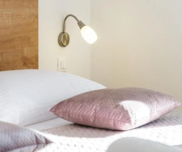 Golden View 8 * Split